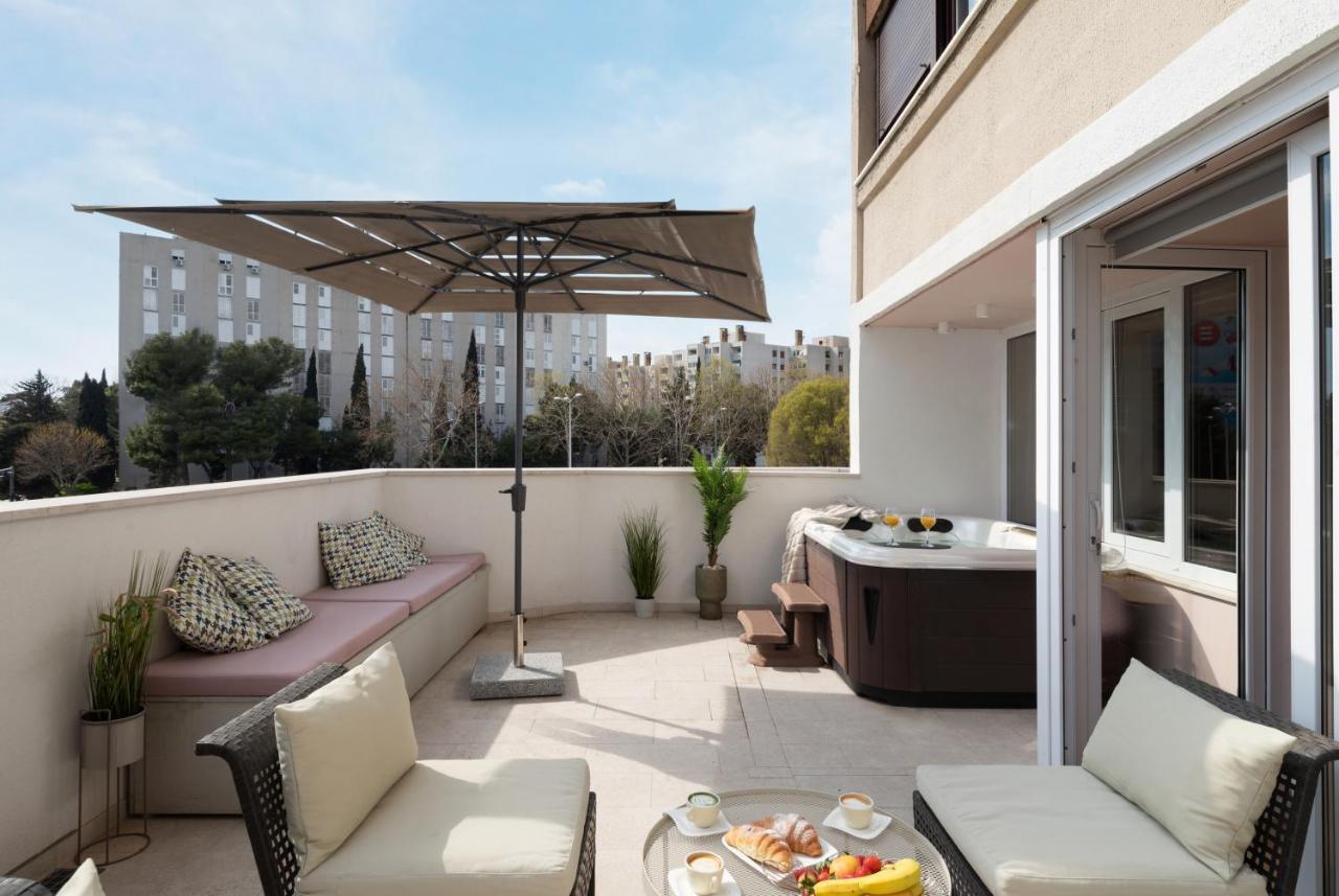 Glow Luxury Apartment With Terrace And Jacuzzi Split Exterior photo