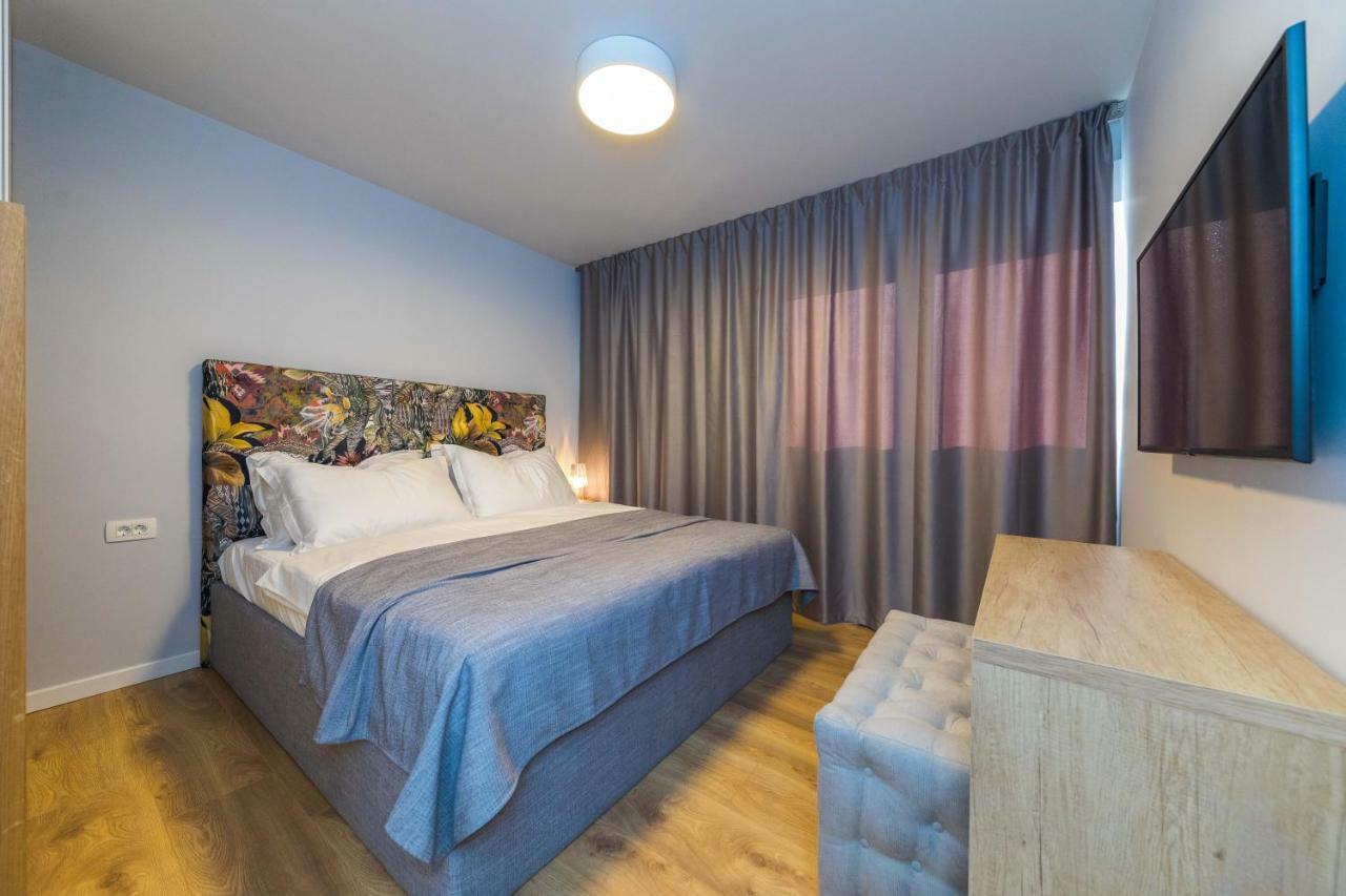 Glow Luxury Apartment With Terrace And Jacuzzi Split Exterior photo